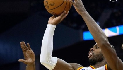 【现场】三分反扑野火燎原 勇士逆转鹈鹕迎主场首胜