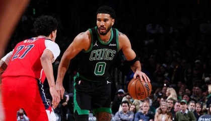 开云官网-塔图姆20+14+7奎塔24+10 绿军主场轻取奇才