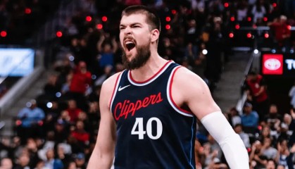 开云下载-祖巴茨代表快船出战505场比赛，超越格里芬位列队史第6