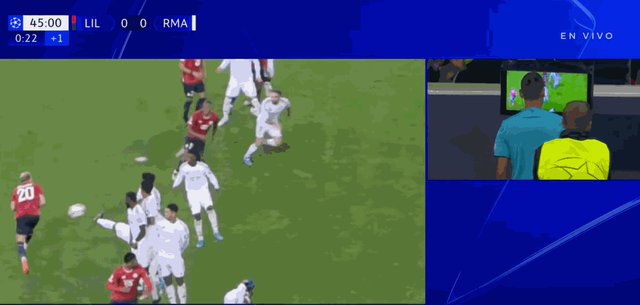 1727904463508006128.gif 点球.gif