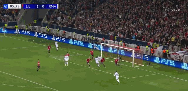 1727905214575039105.gif 猛攻.gif